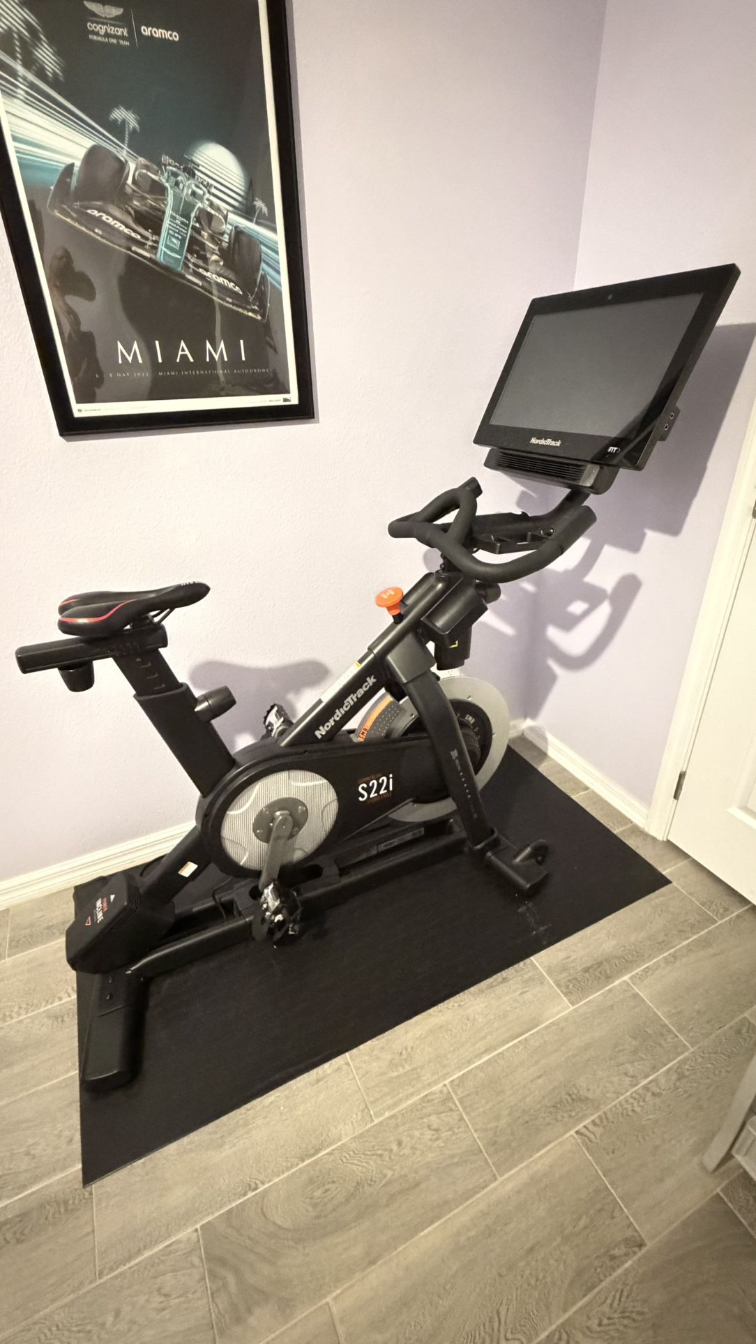 Norditrack Commercial S22i Studio Cycle