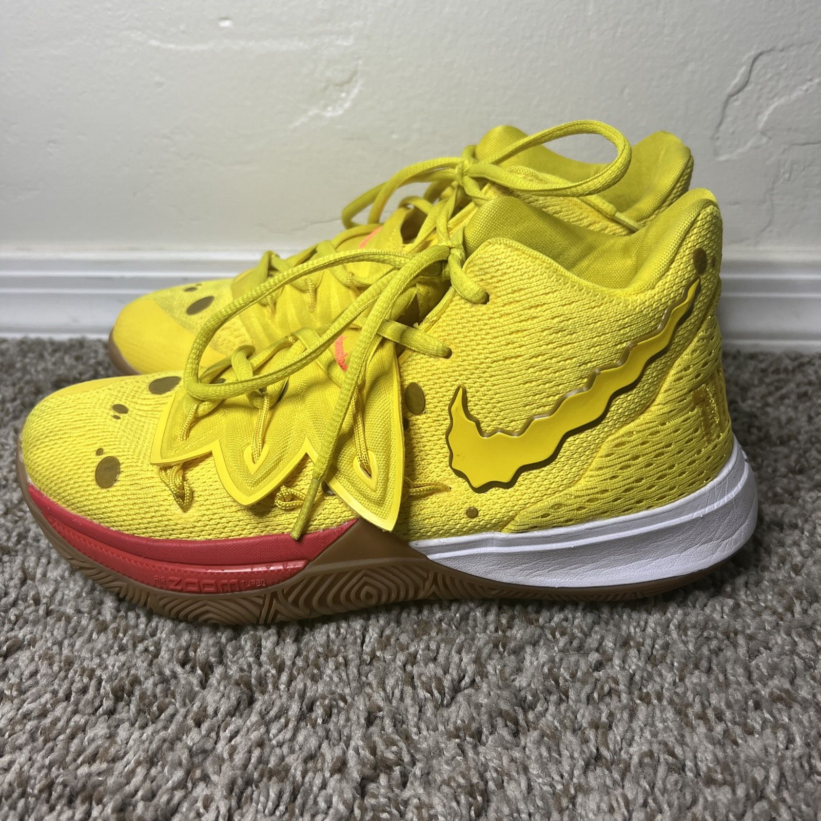 Nike Kyrie 5 Size 5.5 x SpongeBob SquarePants Shoes