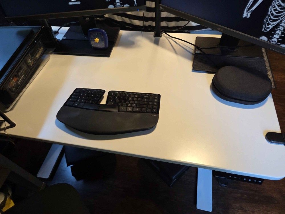 Standing Desk  - Autonomous Desk 2