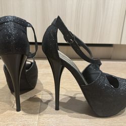 Qupid Black Peep Toe Glitter Heel Size 7.5