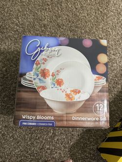 Dinnerware Set