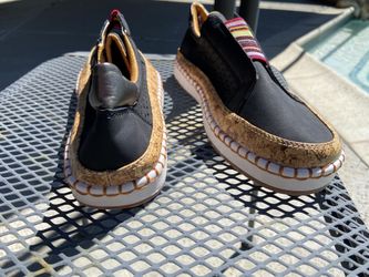 Slip on canvas shoes Size 8.5