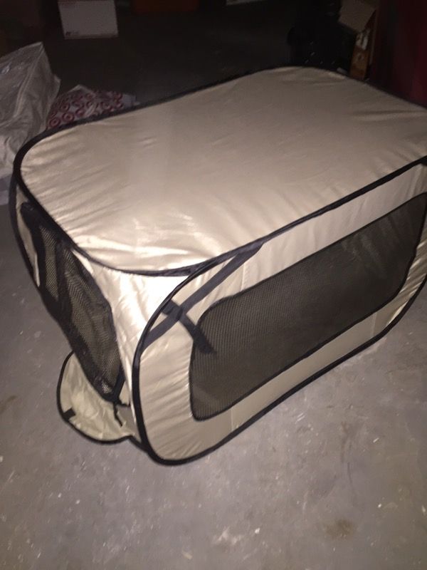 Pop up portable animal crate