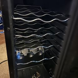 Mini Fridge / Wine Fridge 