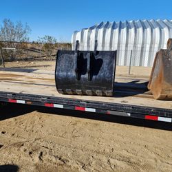 Backhoe Buckets 3foot And 2 Foot Not Sure What Unit They Fit