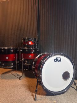 DW Collectors maple/mahogany black/red lacquer finish w/ black hardware