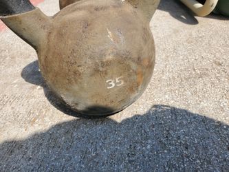 35 pound kettle bells