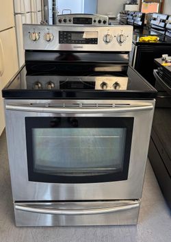 Samsung Electric Stove In Good Condiction Works Perfectly 1216 Hartford Turnpike Vernon CT 