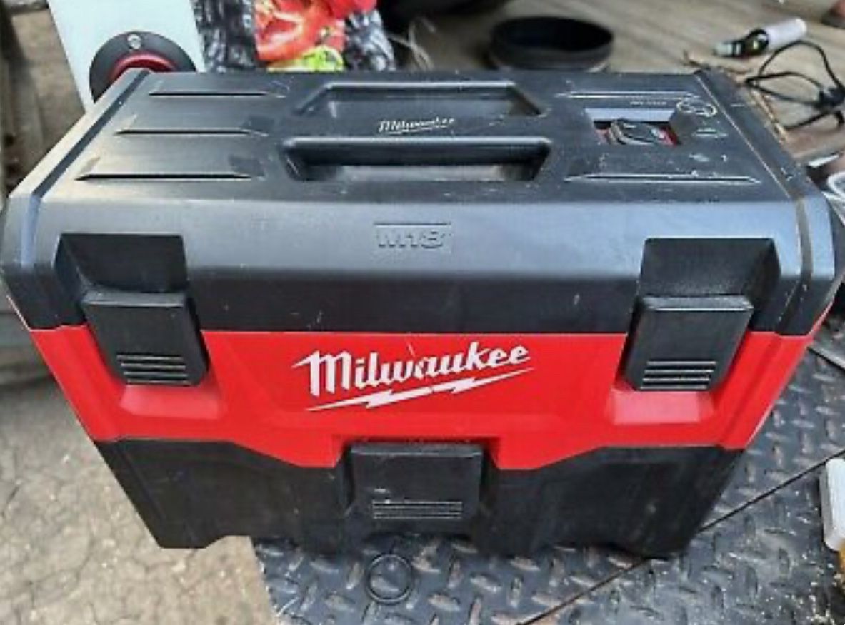 Milwaukee 0880-20 M18 18 Volt Cordless Wet/Dry Vacuum, Tool Only,