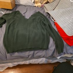 Hunter Green V Neck Sweater With Lace