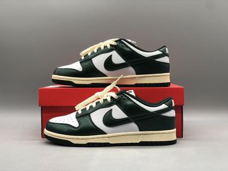Nike Dunk Low Vintage Green 
 Thumbnail