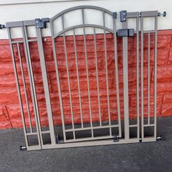 Summer Infant Decorative Walk-Thru Baby 48"