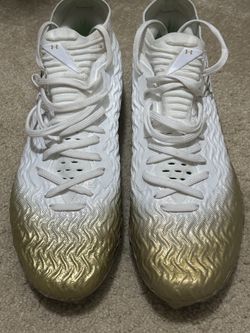 Under Armor Spolight Pro Mid Football Cleats