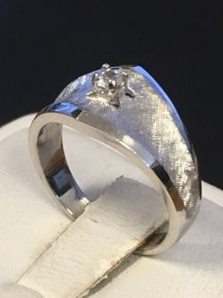 White gold ring