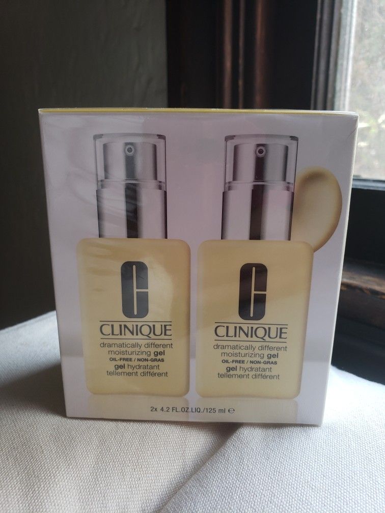 Clinique Dramatically Different Face Moisturizing Gel, 4.2 oz.