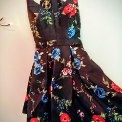 Black Floral Lace Dress – Fit & Flare – Like New