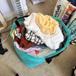 60 PCS Women’s mystery bag of tops mixed sizes mixed brands 