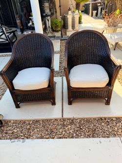 A pair rattan chairs