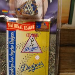 Dodgers Pin- Cards Limited Edition