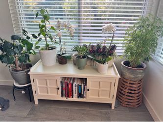 White Entrance /end table