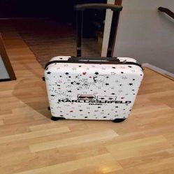 environmental animal Glide Through Travel with Tough Checked Suitcases!