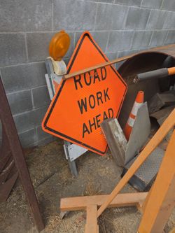 road work sign