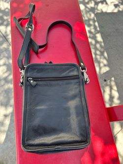 Crossbody travel bag for men
