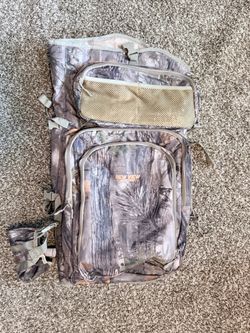 Bow hunting backpack