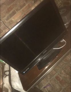 SYLVANIA 32’ TV