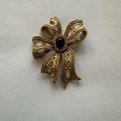 Vintage Brooch Pin with Black Stone