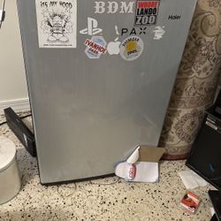 Mini Fridge 