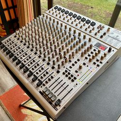 BEHRINGER UB-2442 16-CHANNEL MIXER W/24-Bit DUAL-EFFECTS: PERFECT FOR LIVE SOUND, & RECORDING…