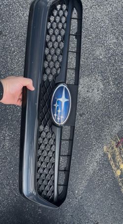 Subaru front grille