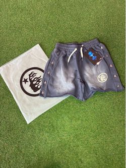 Hellstar shorts size S ✅