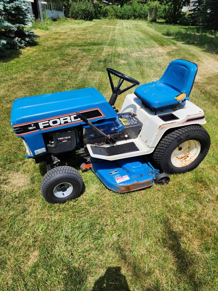 Ford YT 16H Lawn Tractor w/ 42" deck - Works!