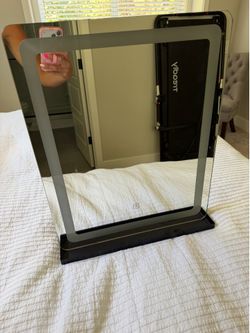 Vanity mirror