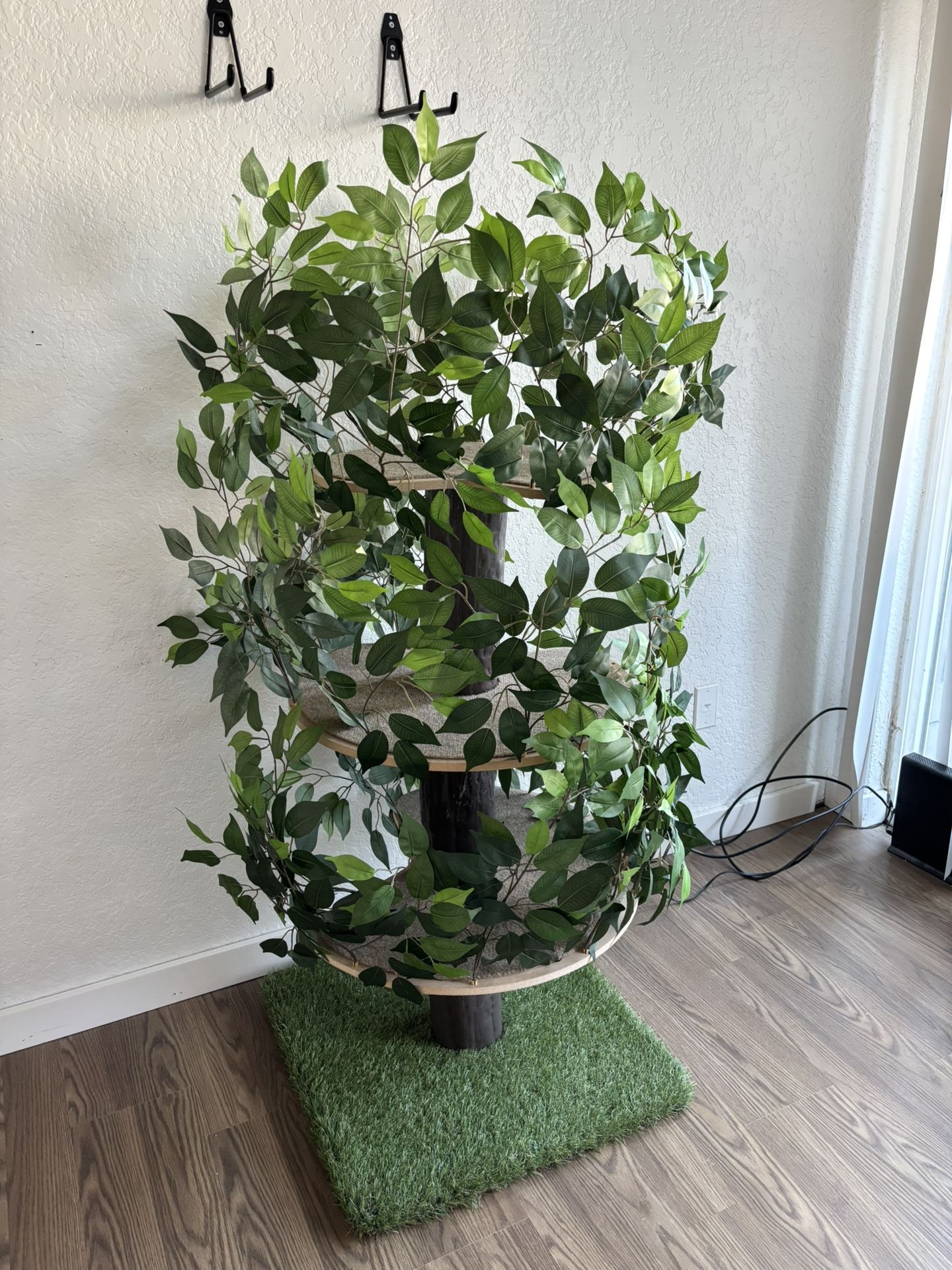 On2 Pets Leafy Cat Tree (Large) + Matching Shelves — Like New 