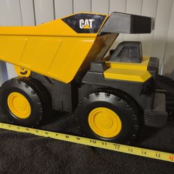 Cat 14 In Metal And Plastic Dump Truck Not Tonka