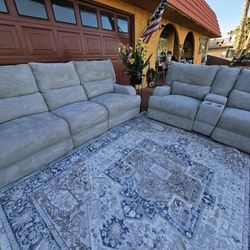 Beautiful High Quality 4 Electric Recliner 4 Adjustable Neck 4 USB Charger 4 🔌 Electric Plug Like New No Stains No Smell Modern Furniture 