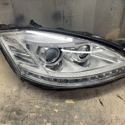 2010 2011 2012 2013 Mercedes-Benz S550 Right Passenger Side Headlight OEM