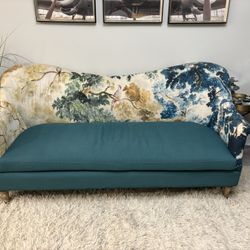 Judarn Linen Pied-A-Terre Sofa
