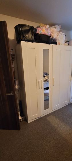 Wardrobe x1