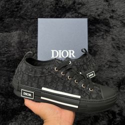 Dior B23