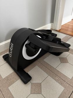 LIKE NEW Elliptical Cubii JR1 Under Desk Bike Exercise