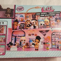 LOL Pop up Store, Dolls stand