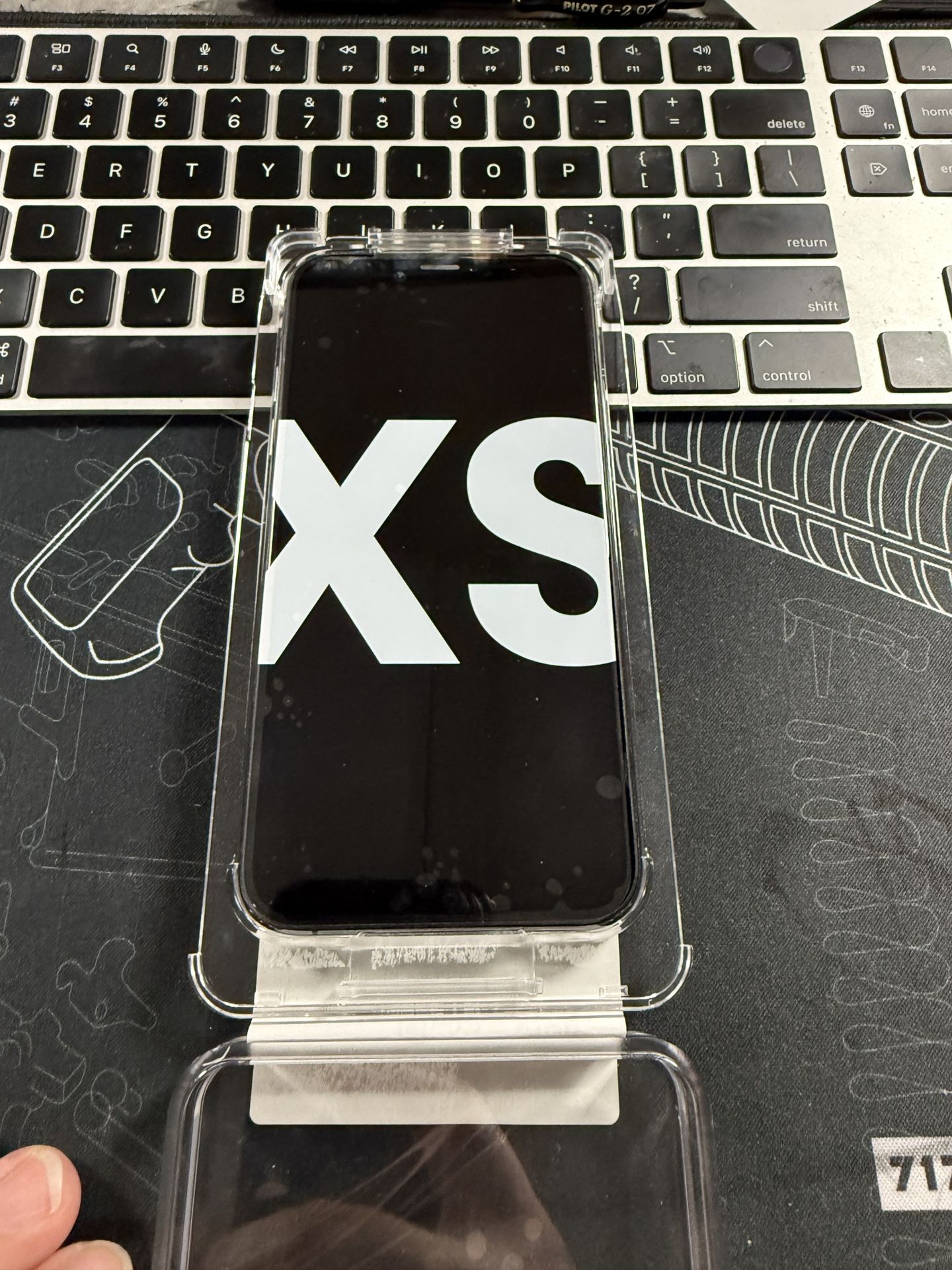 64 GB iPhone XS, Verizon, AT&T, T-Mobile, unlocked