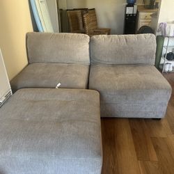Sectional Couch In Excellent Condition 