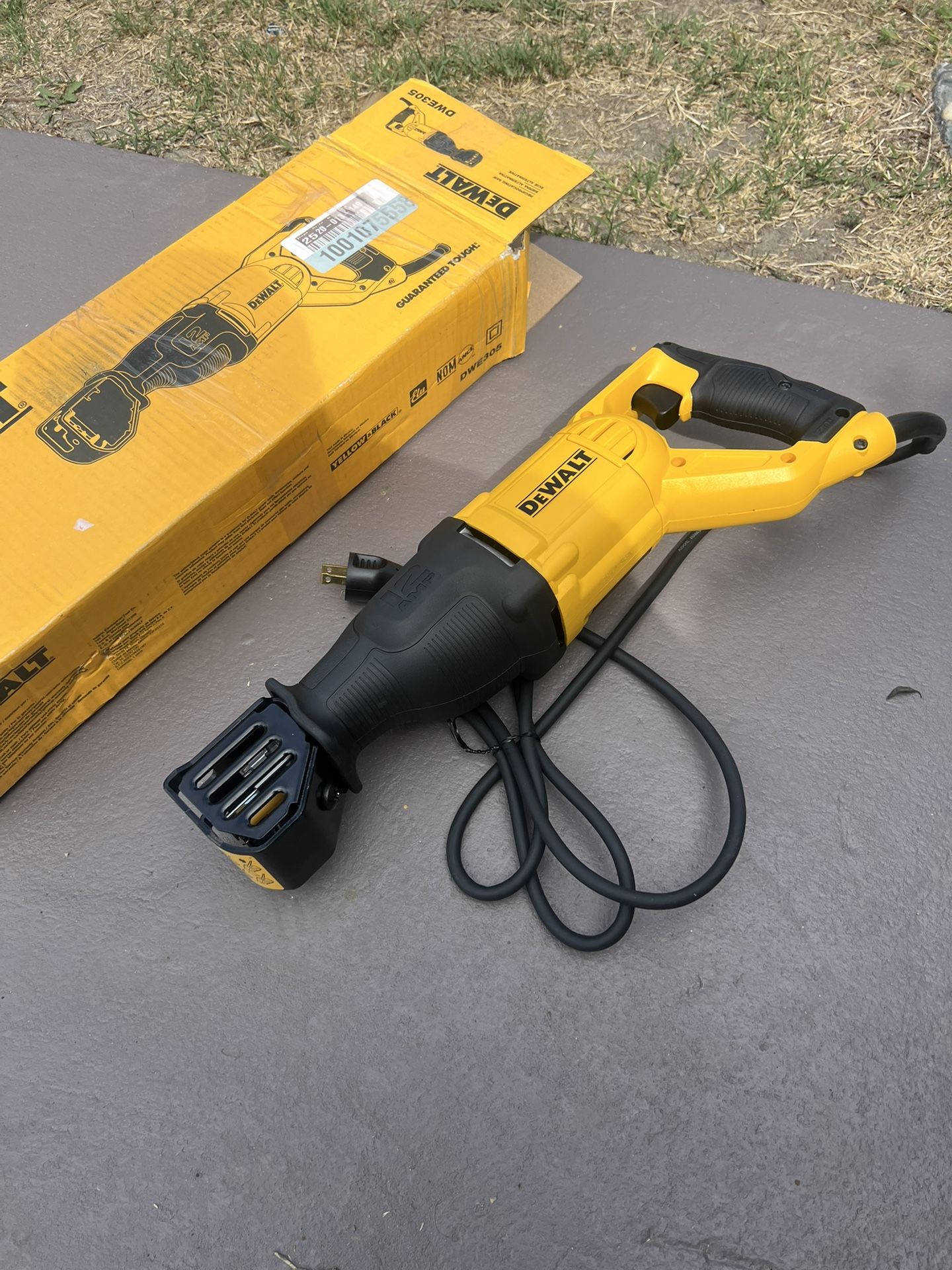 DEWALT 12 Amp Corded Variable Speed Reciprocating Saw