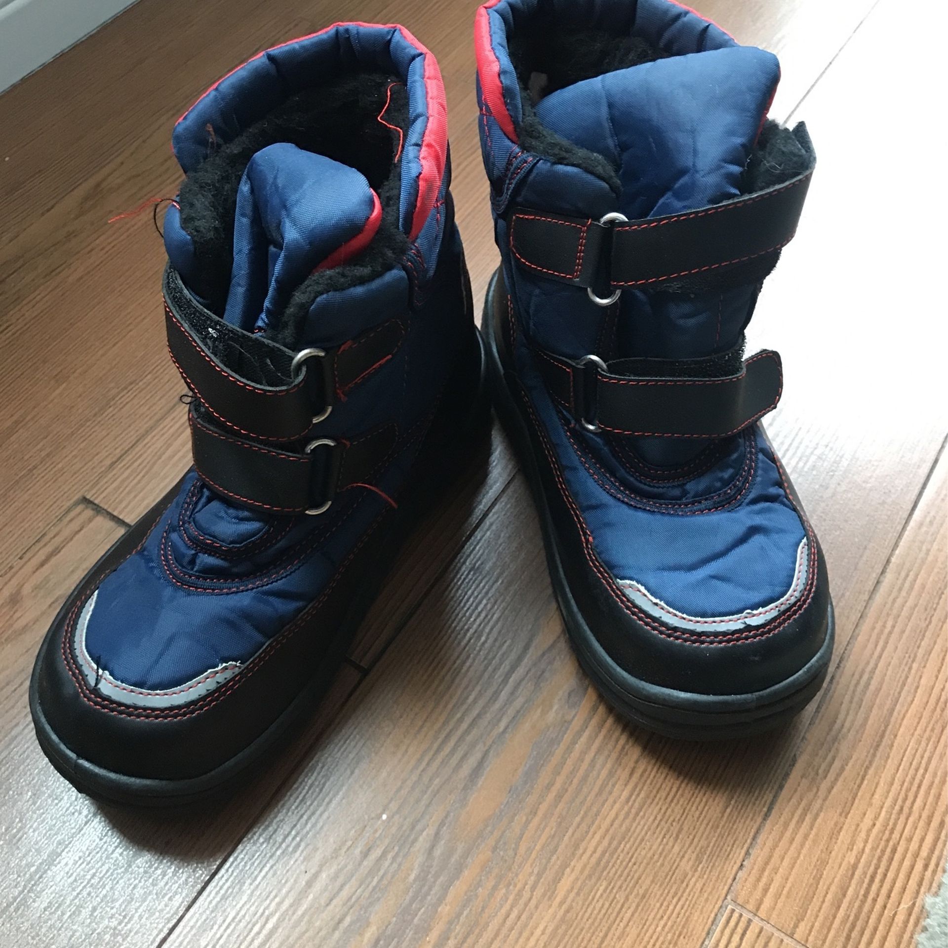 Kids Or Boys Snow Boots Size 3