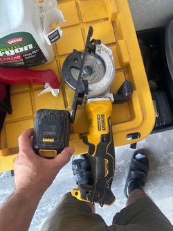 Dewalt brushless cordless circular saw Dewalt flex bolt 6.0 battery